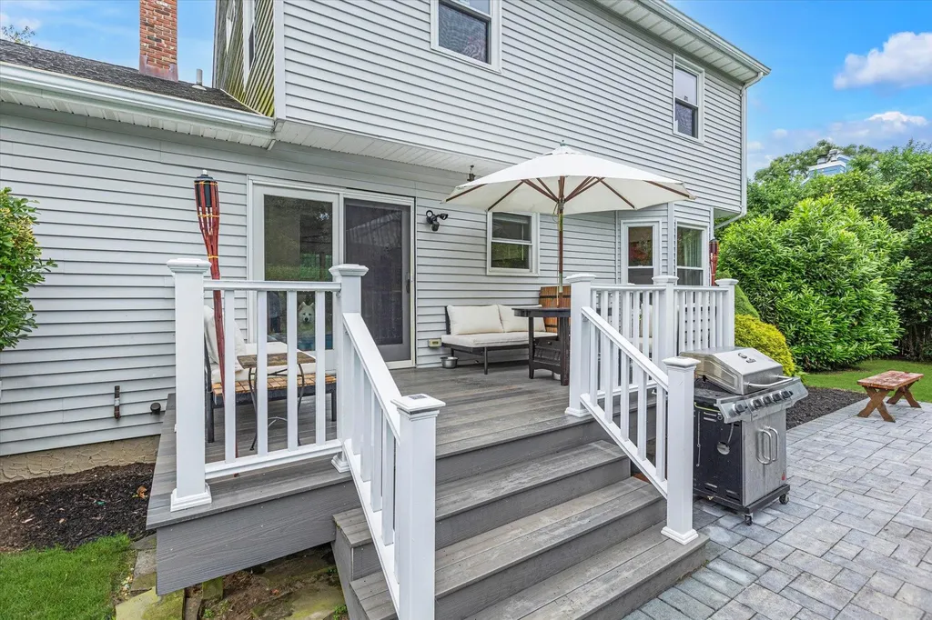 5 Michelle Lane Selden NY 11784