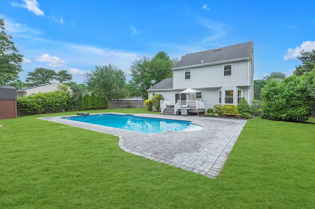 5 Michelle Lane Selden NY 11784
