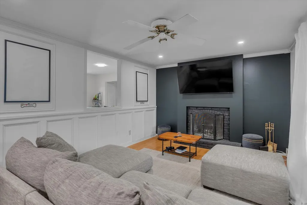 5 Michelle Lane Selden NY 11784