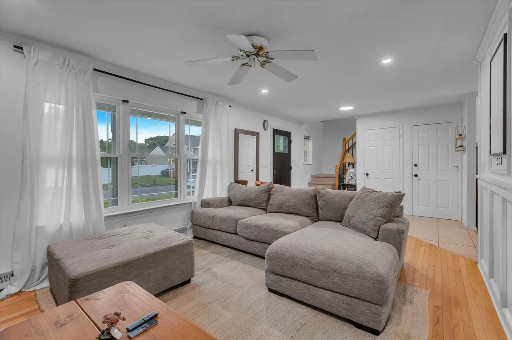 5 Michelle Lane Selden NY 11784