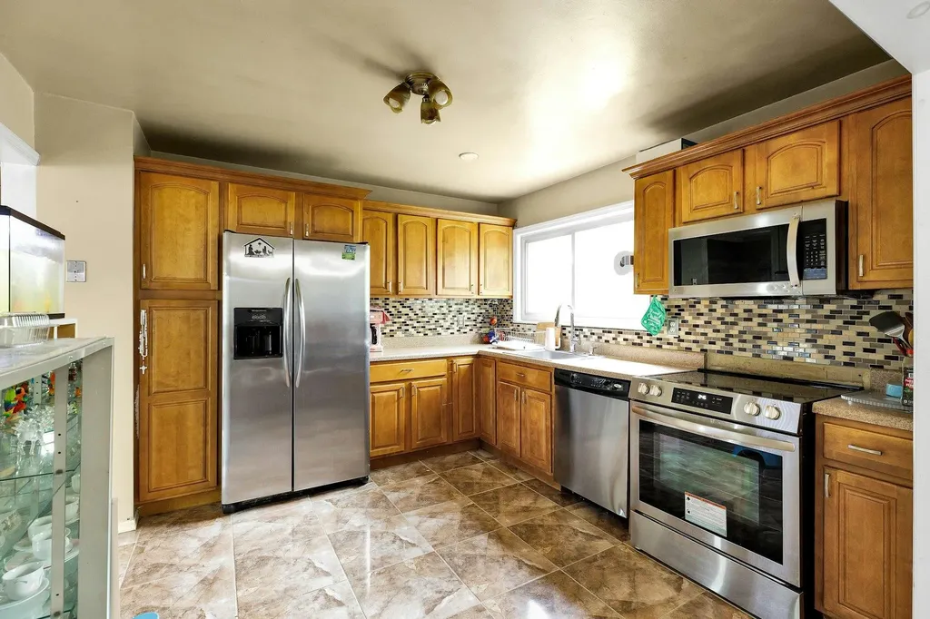 23 Berkeley Avenue Selden NY 11784