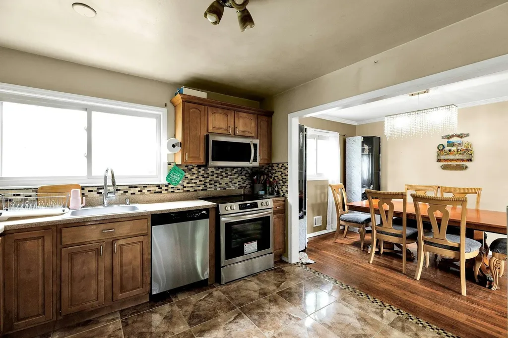 23 Berkeley Avenue Selden NY 11784