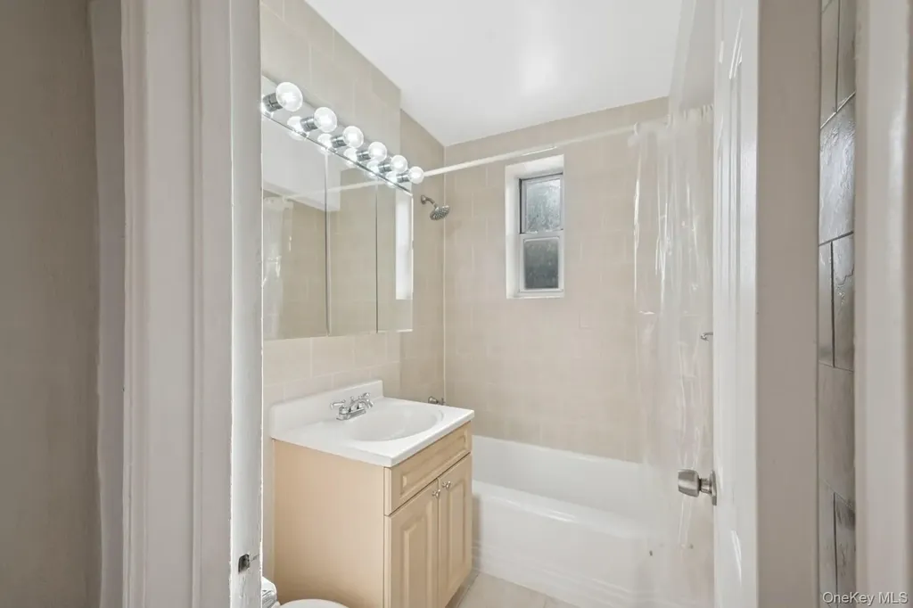 162-21 Powells Cove Boulevard Beechhurst NY 11357