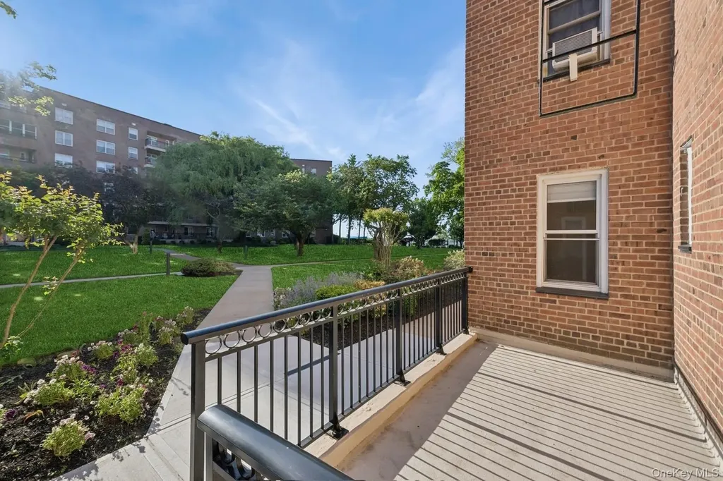 162-21 Powells Cove Boulevard Beechhurst NY 11357