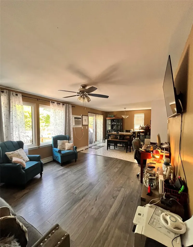 48 Marc Court Bay Shore NY 11706