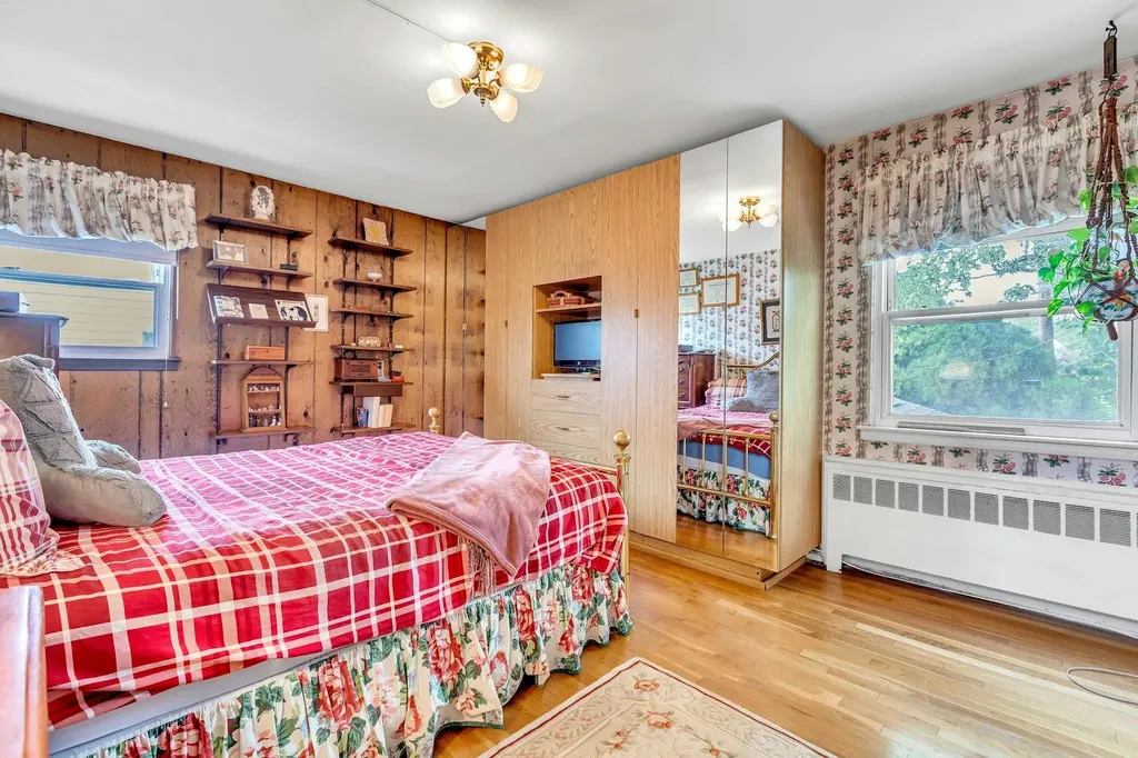 14 Warren Place Plainview NY 11803