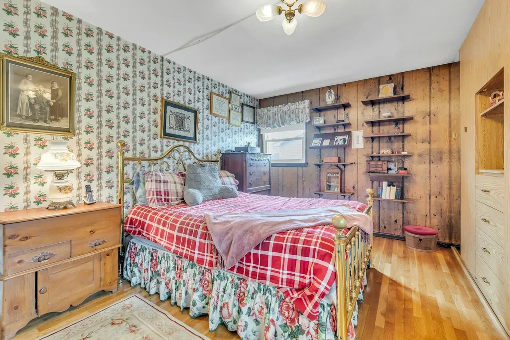 14 Warren Place Plainview NY 11803