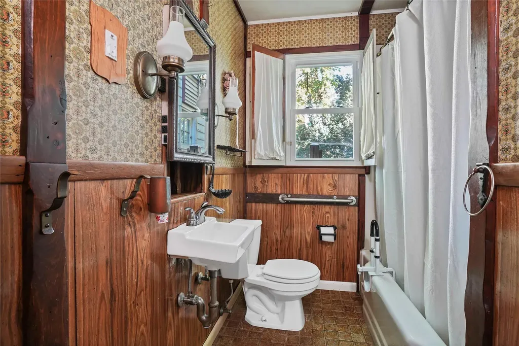 87 (aka 89) Arthur Place Yonkers NY 10701