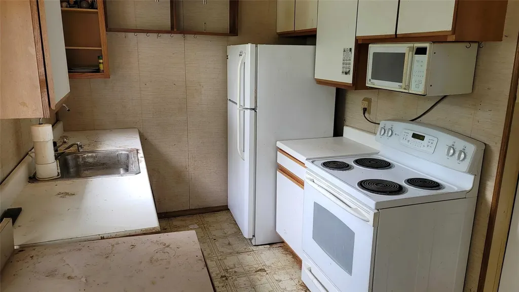 15 Wauwepex Trail Ridge NY 11961