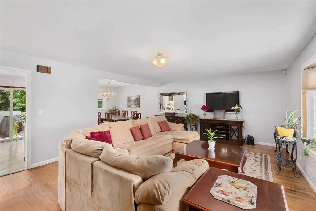 16 Valleyview Road Elmsford NY 10523