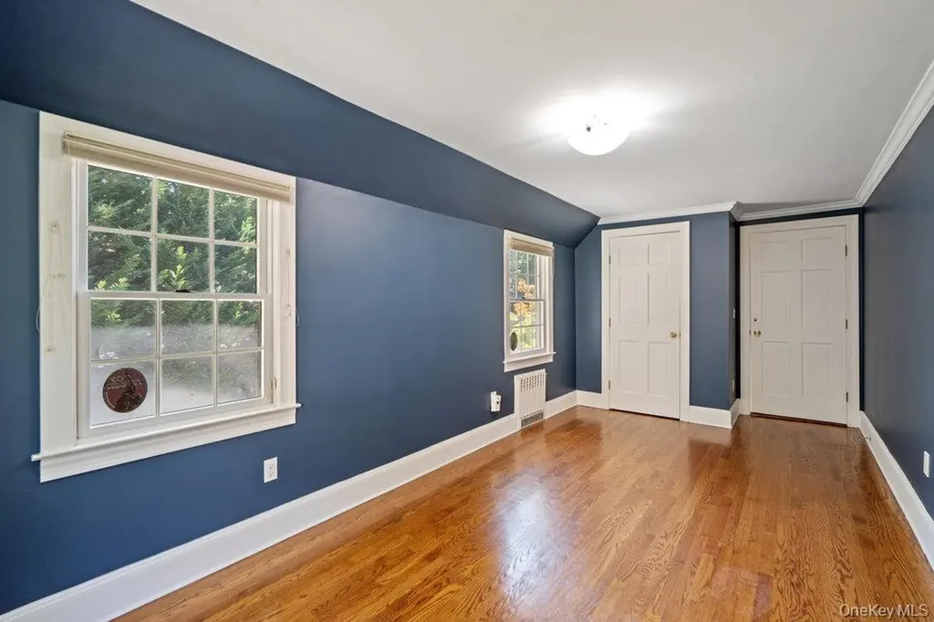 74 Eakins Road Manhasset NY 11030