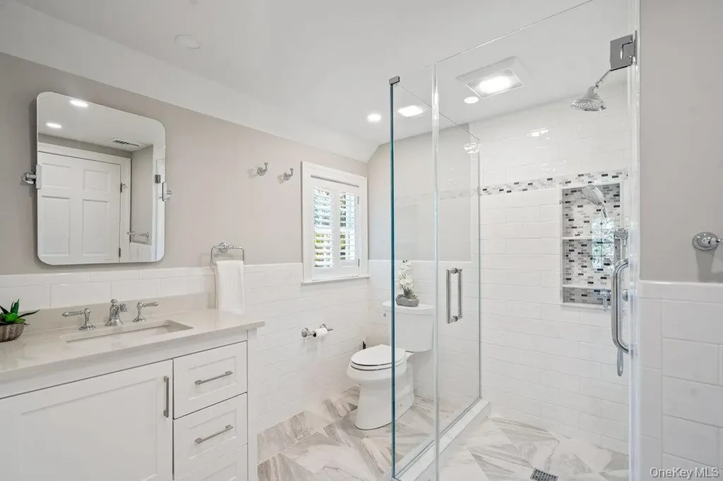 74 Eakins Road Manhasset NY 11030