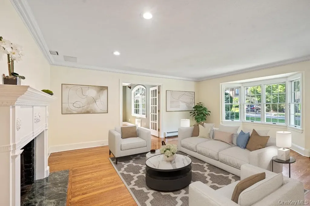 74 Eakins Road Manhasset NY 11030