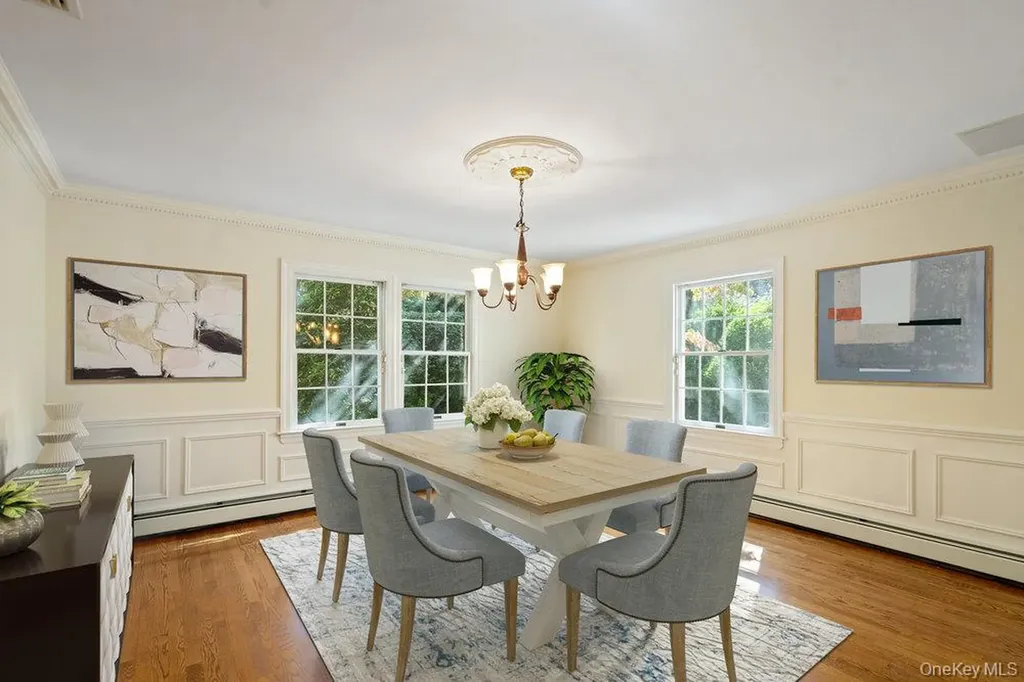 74 Eakins Road Manhasset NY 11030