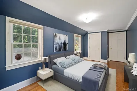 74 Eakins Road Manhasset NY 11030
