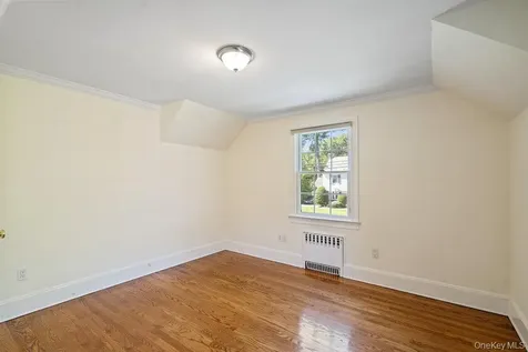 74 Eakins Road Manhasset NY 11030