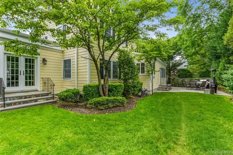 74 Eakins Road Manhasset NY 11030