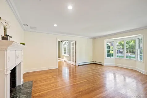 74 Eakins Road Manhasset NY 11030