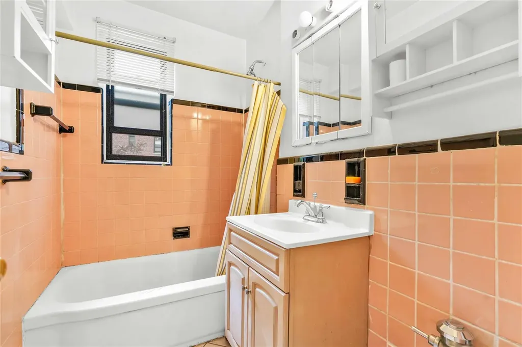 142-21 26th Avenue Flushing NY 11354