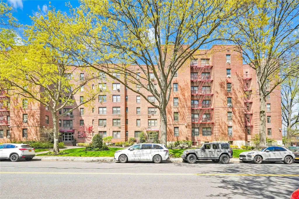 142-21 26th Avenue Flushing NY 11354