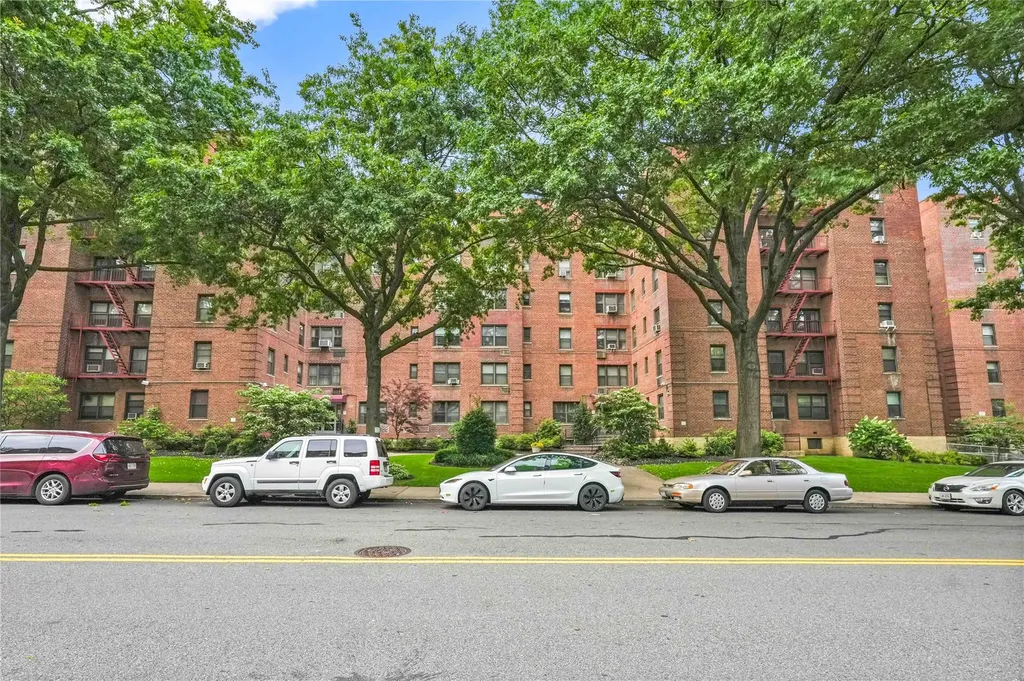 142-21 26th Avenue Flushing NY 11354