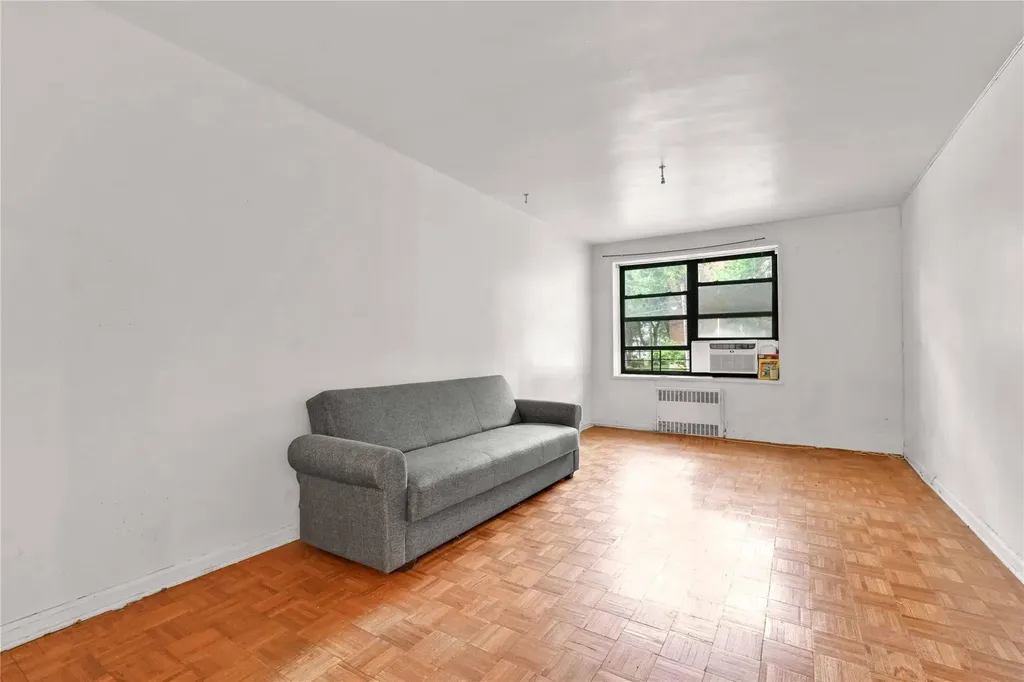 142-21 26th Avenue Flushing NY 11354