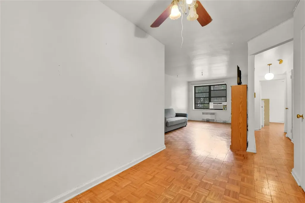 142-21 26th Avenue Flushing NY 11354