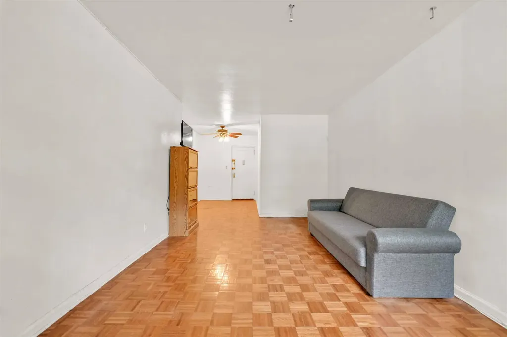 142-21 26th Avenue Flushing NY 11354