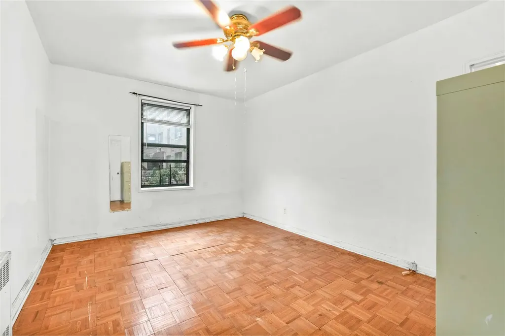 142-21 26th Avenue Flushing NY 11354