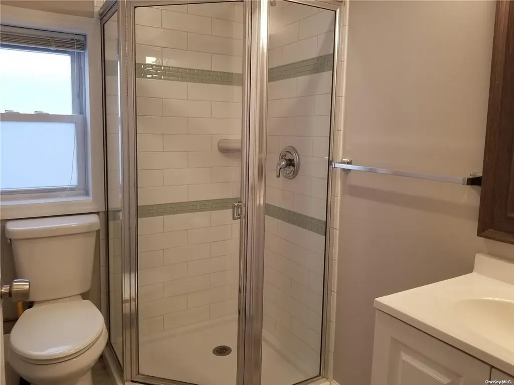 85 Quebec Road Island Park NY 11558