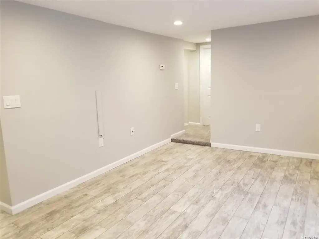 85 Quebec Road Island Park NY 11558