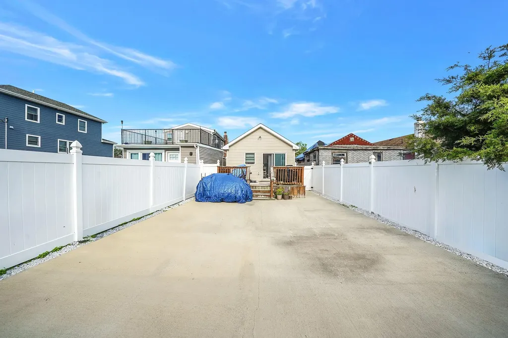 1203 Cross Bay Boulevard Broad Channel NY 11693