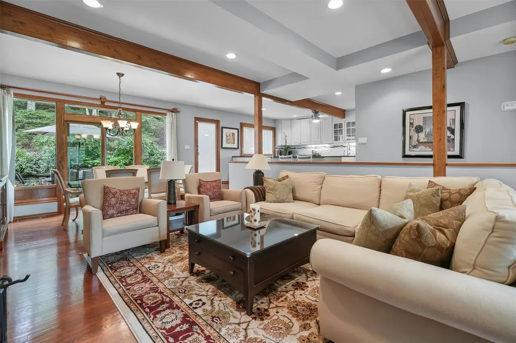 6 Deer Ridge Road Mount Kisco NY 10549