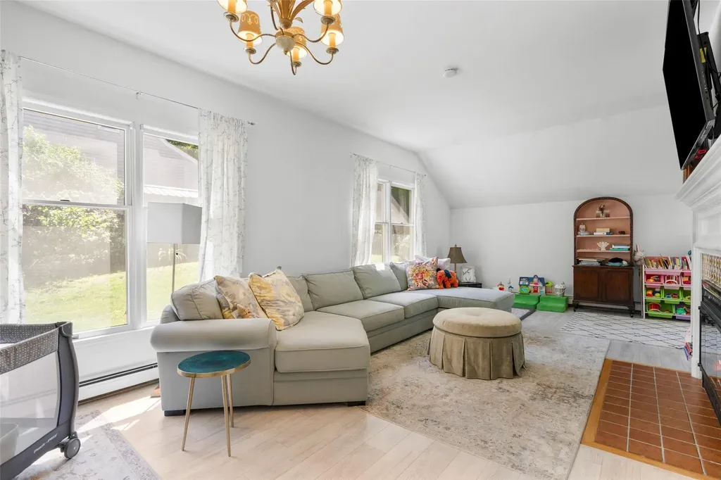 185 Harriman Road Mount Kisco NY 10549