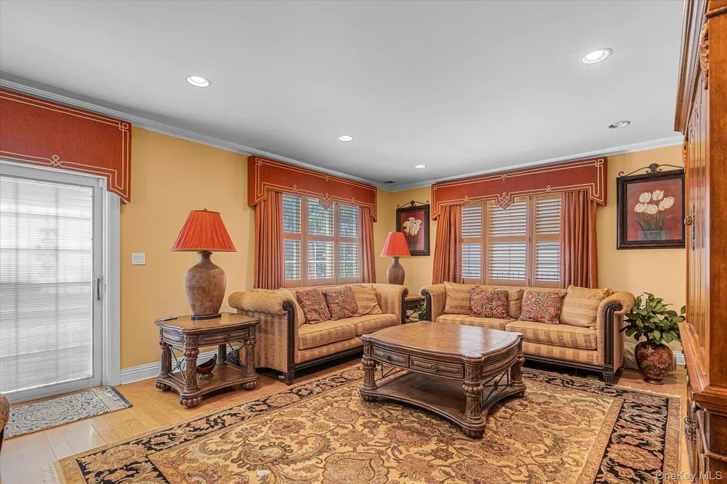 4 Point Crescent Malba NY 11357