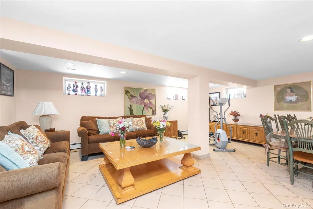 4 Point Crescent Malba NY 11357