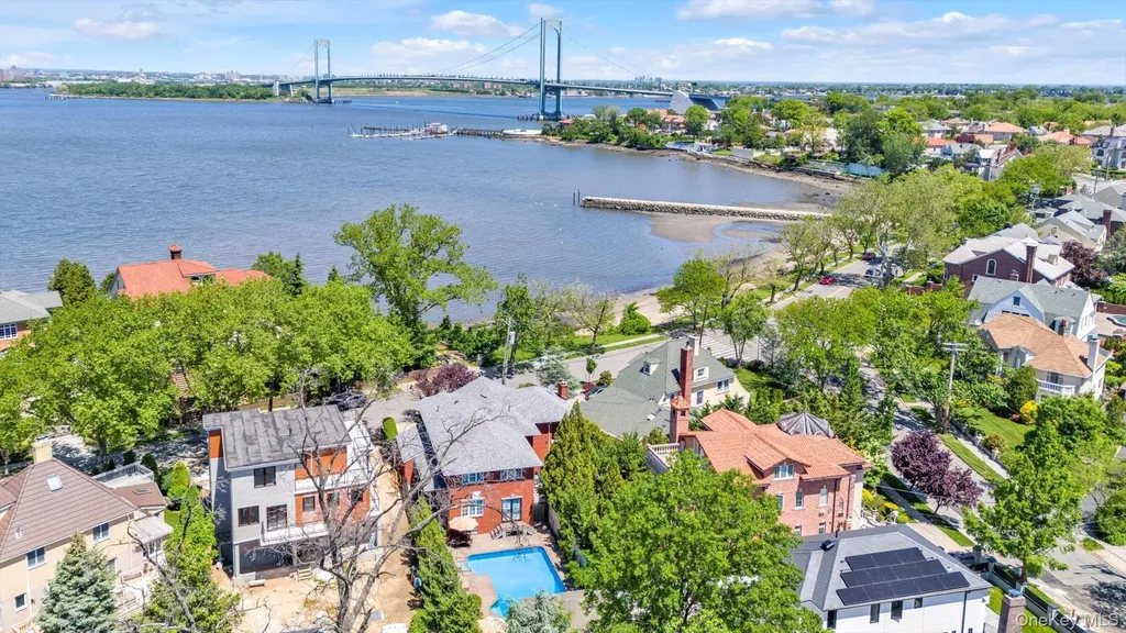 4 Point Crescent Malba NY 11357