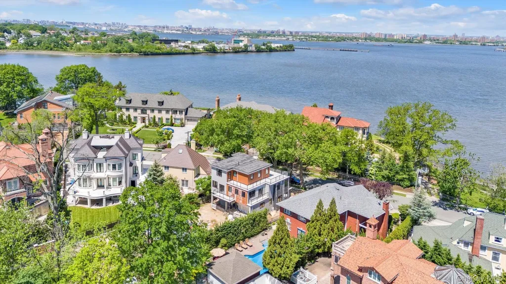 4 Point Crescent Malba NY 11357