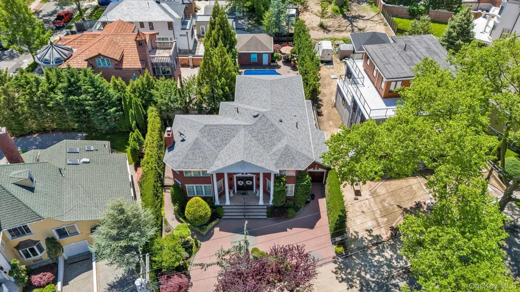 4 Point Crescent Malba NY 11357