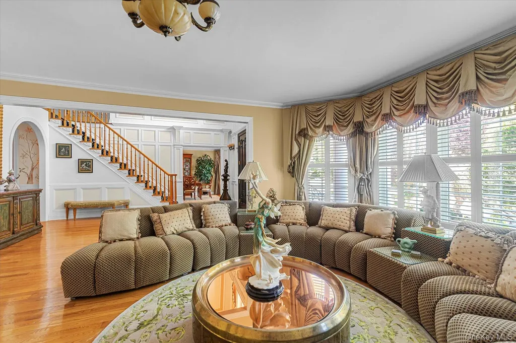 4 Point Crescent Malba NY 11357