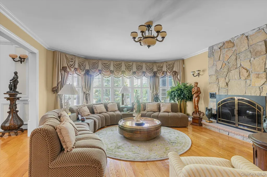 4 Point Crescent Malba NY 11357