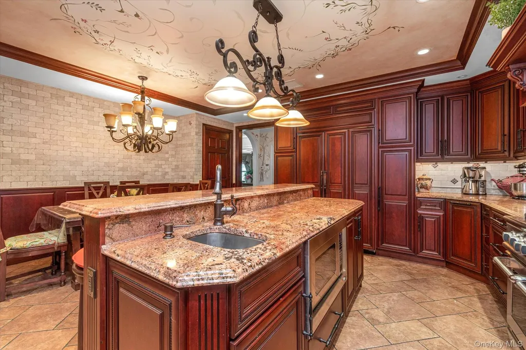 4 Point Crescent Malba NY 11357
