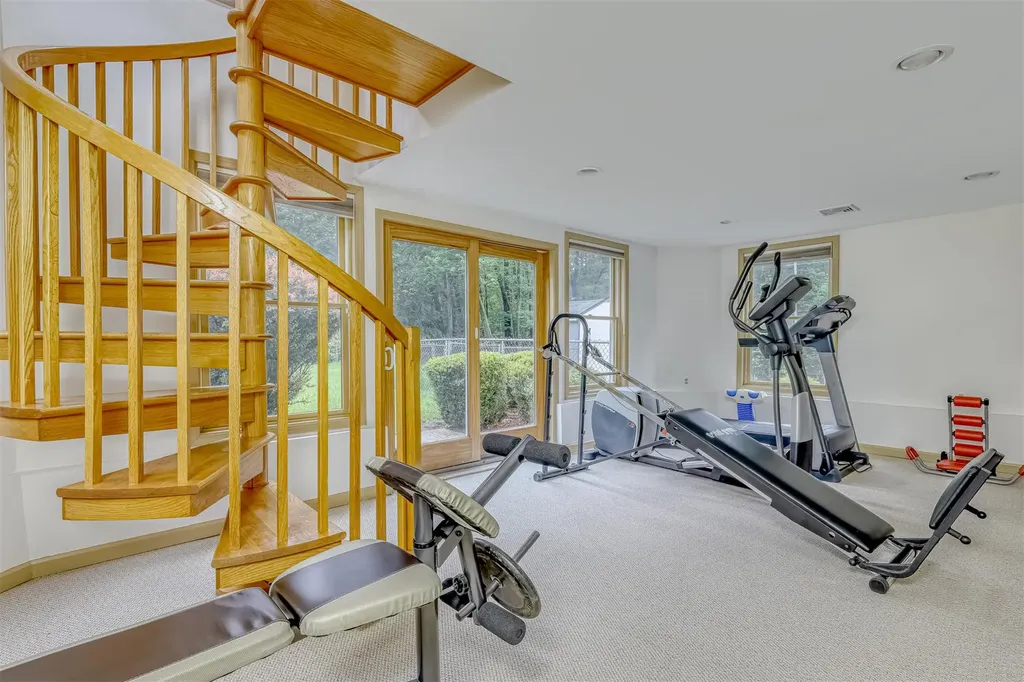 11 Kings Gate Road Suffern NY 10901
