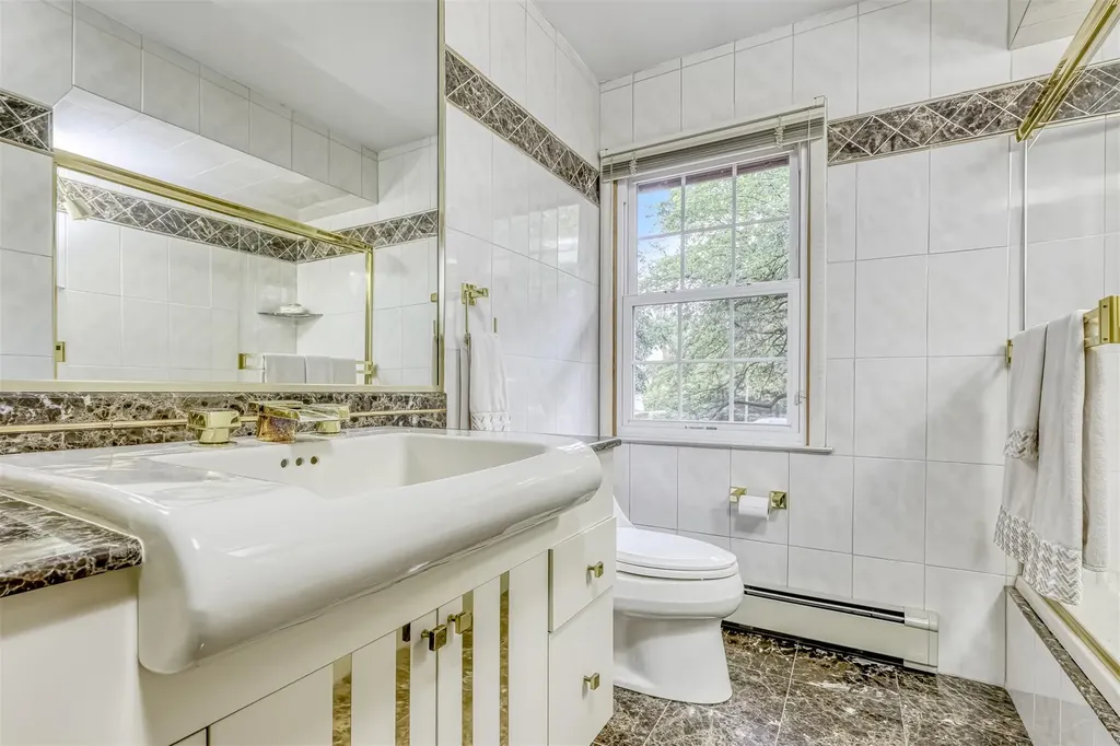 11 Kings Gate Road Suffern NY 10901