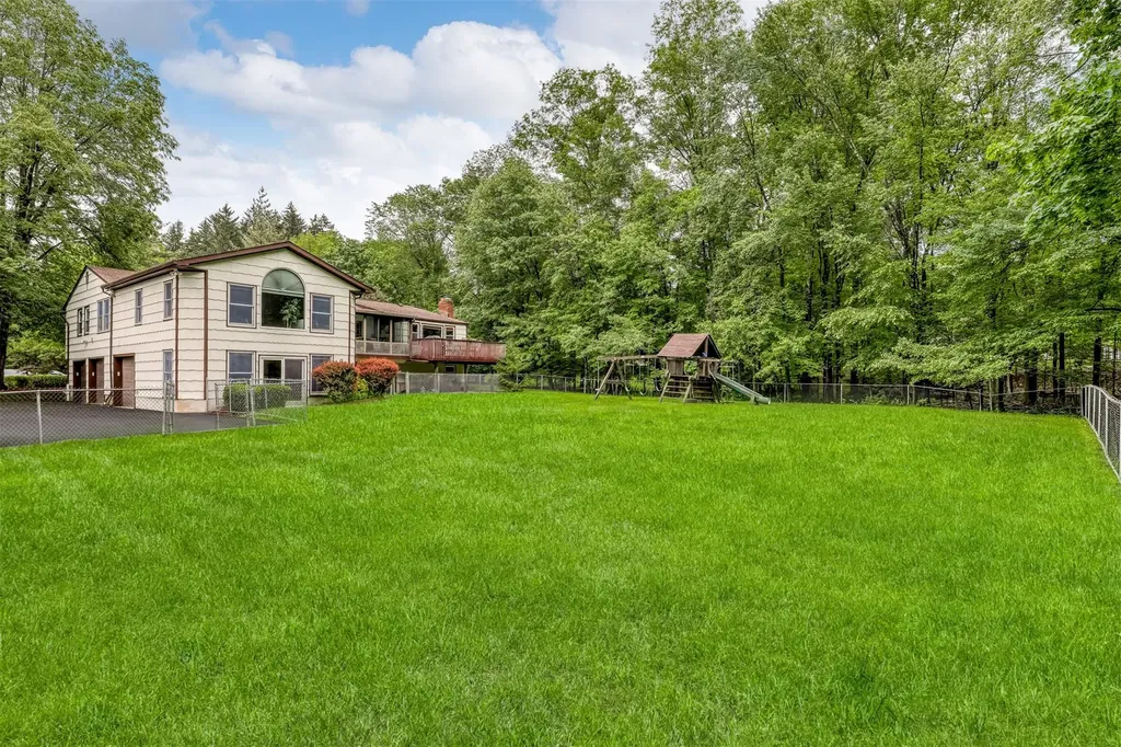 11 Kings Gate Road Suffern NY 10901