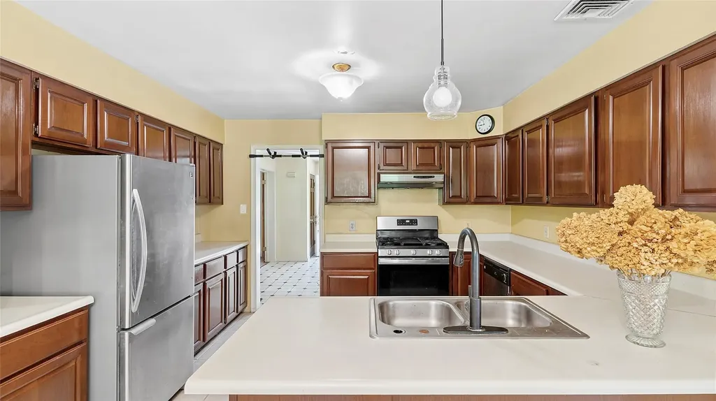 87 Mill Street Wallkill NY 12589