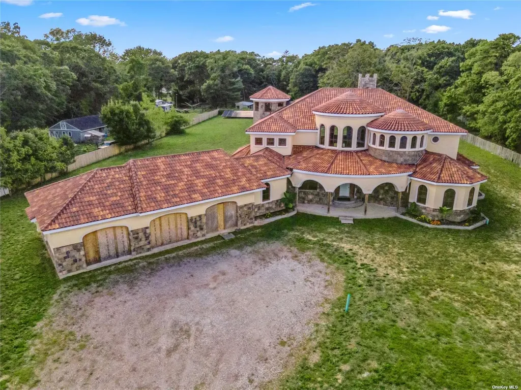1416 Walnut Avenue Bohemia NY 11716