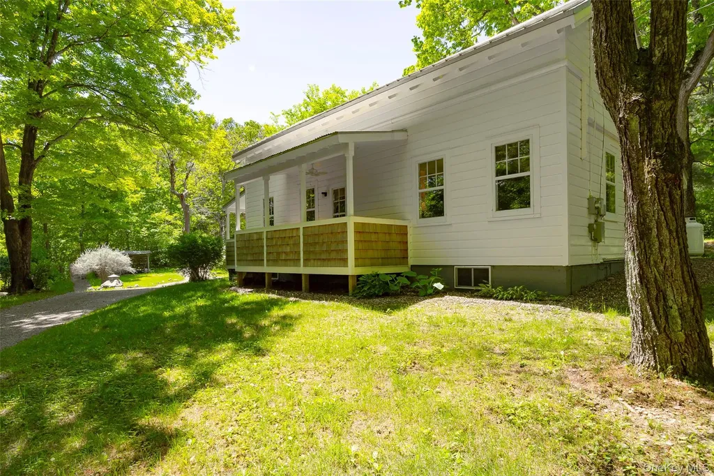 107 Near Road Red Hook NY 12571