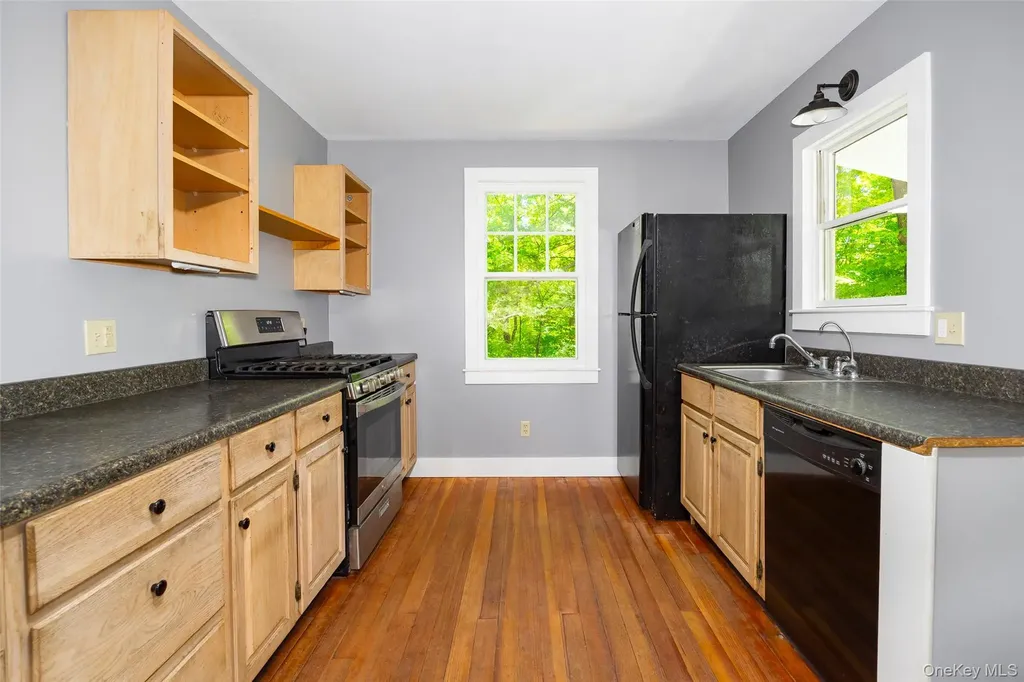 107 Near Road Red Hook NY 12571