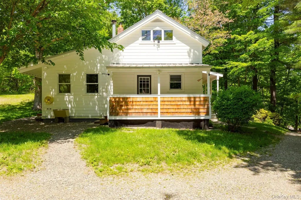 107 Near Road Red Hook NY 12571